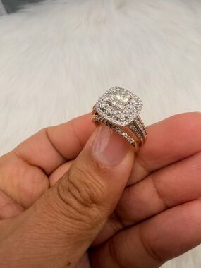 10k Yellow Gold 1 Ctw Diamond Wedding a set Size 7.